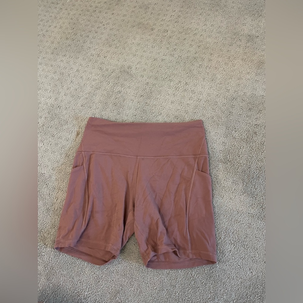 Lululemon Align 6 in shorts with pockets.